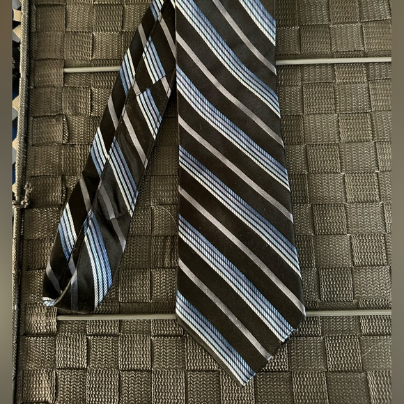 Pronto Uomo 100% Silk Tie - Like New - Picture 1 of 7